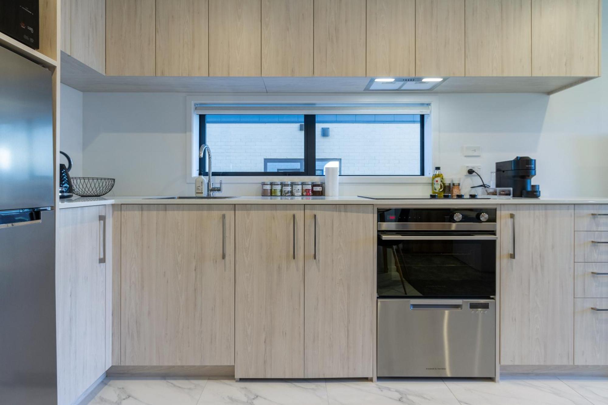 Single Level Studio Escape On Wilmer St - Central Christchurch Exteriör bild