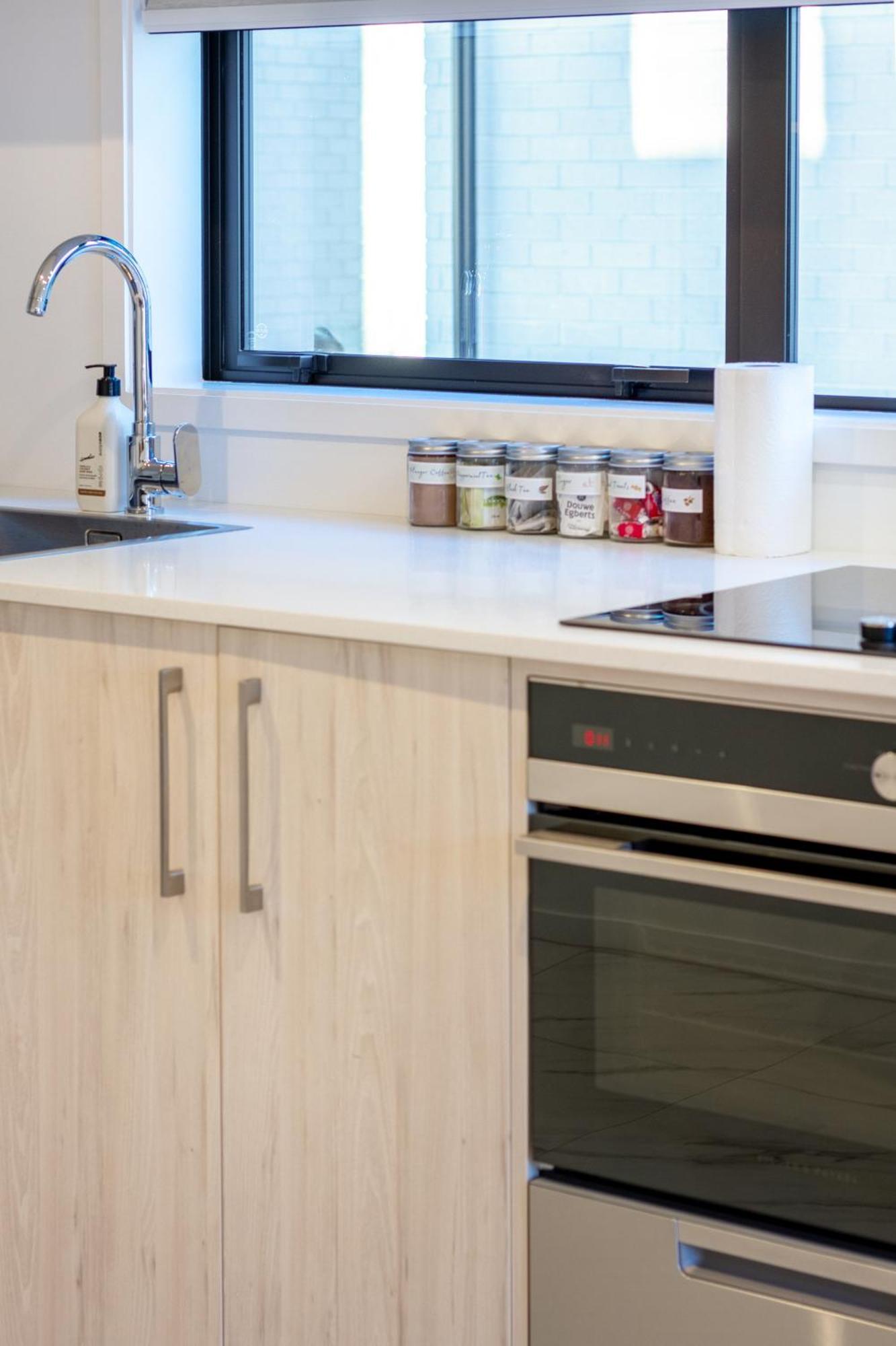 Single Level Studio Escape On Wilmer St - Central Christchurch Exteriör bild